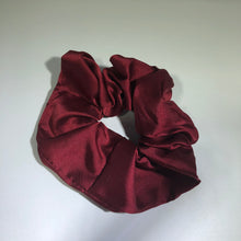 Load image into Gallery viewer, GREEN SCRUNCHIE